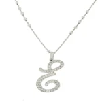 Collana lettera media in corsivo con zirconi