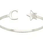 Bracciale filo con lettera e elemento