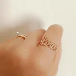 Anello con nome o parola con zirconi