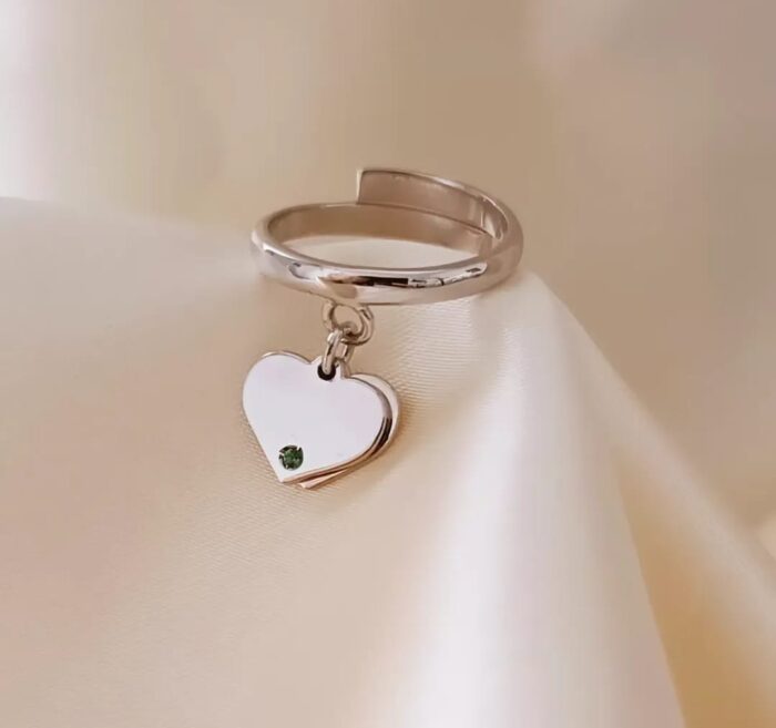Anello filo con cuore inciso e zircone - immagine 2