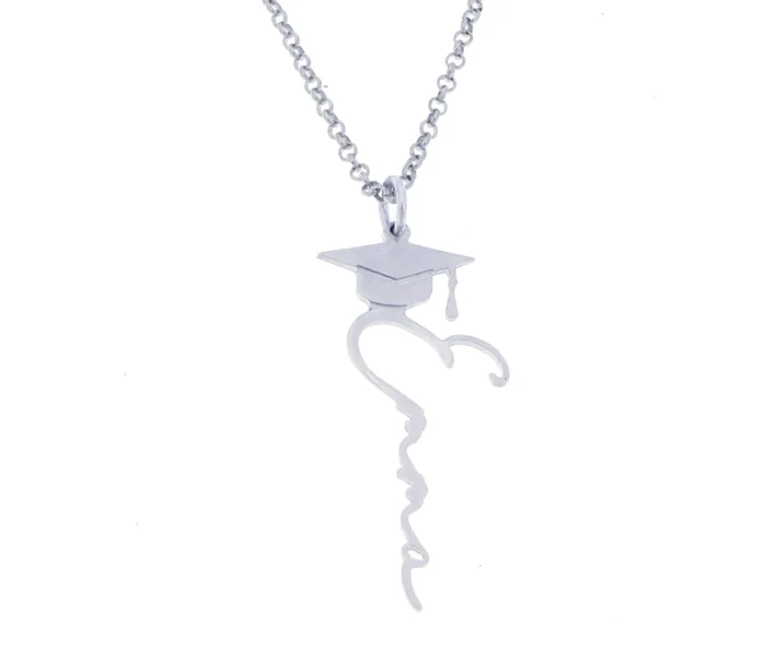 Collana nome con cappello della laurea - immagine 1