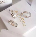Anello veretta con tre zirconi - immagine 4